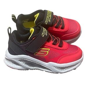 Skechers Lights Red/Black Light Up Sneakers, Size 6 Toddler,‎ Brand New in Box